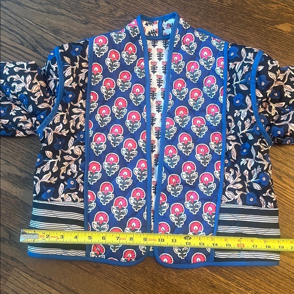 Reversible Quilted Cropped Dainty Floral Jacket - Picture 12 of 15